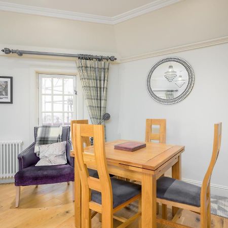 Pass The Keys Historic Ramsay Garden Apt With Balcony Views EDI Eksteriør bilde