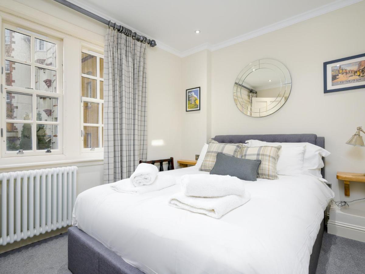 Pass The Keys Historic Ramsay Garden Apt With Balcony Views EDI Eksteriør bilde