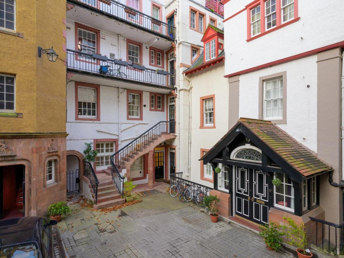 Pass The Keys Historic Ramsay Garden Apt With Balcony Views EDI Eksteriør bilde
