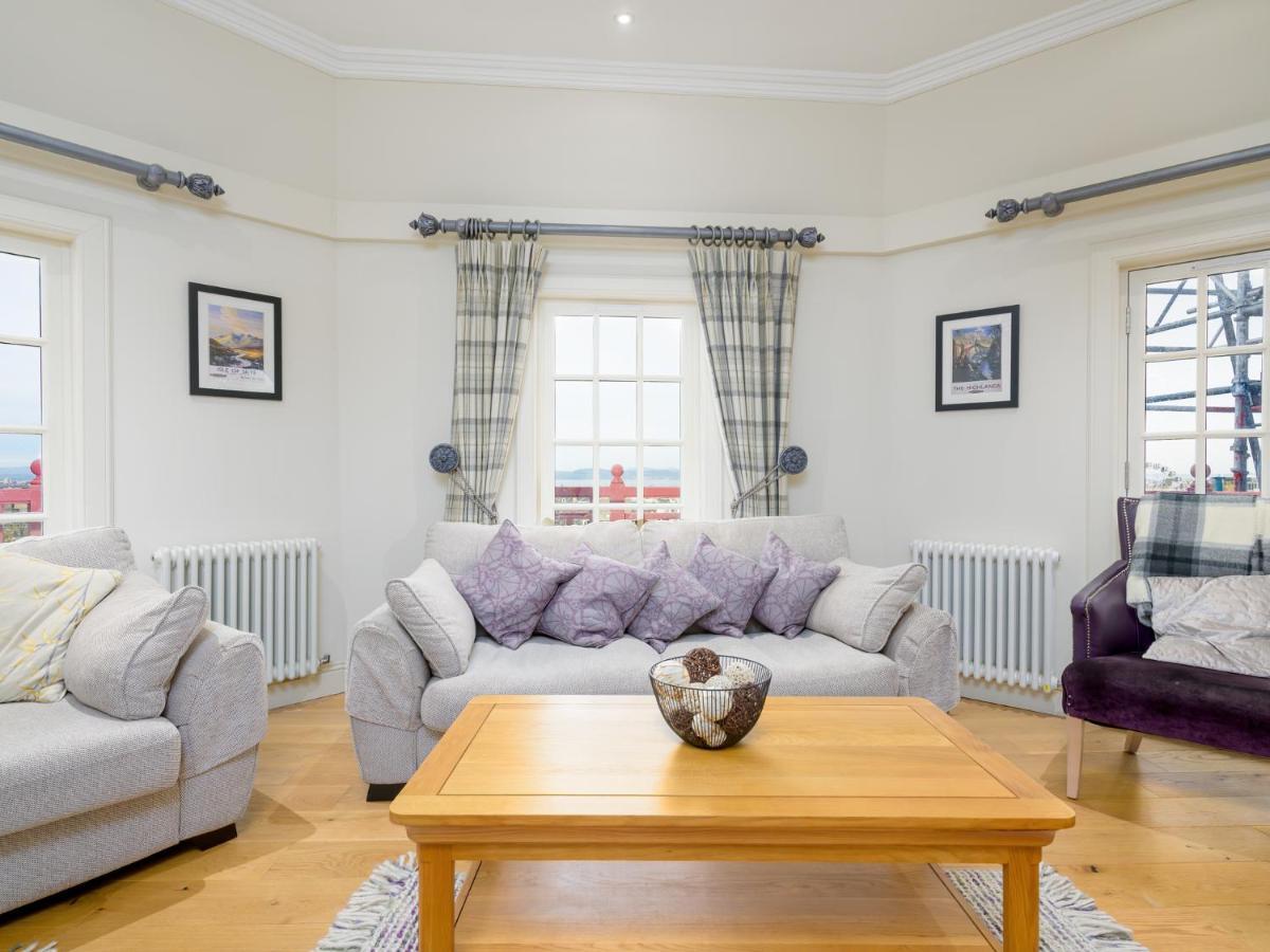 Pass The Keys Historic Ramsay Garden Apt With Balcony Views EDI Eksteriør bilde